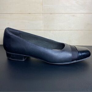 Clarks Juliet Monte Loafers Black Leather Women's Size 9.5 Shoes M Slip-Ons